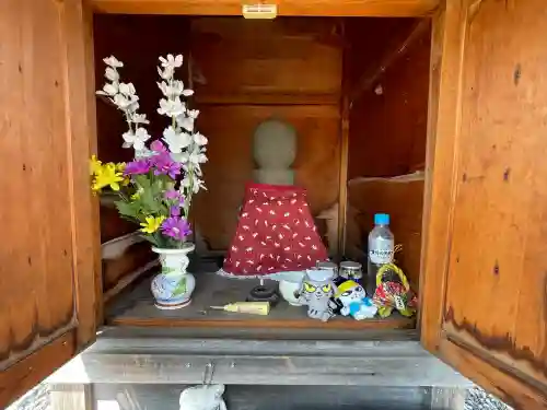 大谷吉継の首塚地蔵の{uncategorized: "未分類", other: "その他", undefined: "問題あり", building: "その他建物", grave: "お墓", sacred_gate: "鳥居", guardian: "狛犬", statue: "像", buddha: "仏像", history: "歴史", nature: "自然", garden: "庭園", animal: "動物", pagoda: "塔", temizu: "手水舎", mountain_gate: "山門・神門", sanctuary: "本殿・本堂", subordinate: "末社・摂社", art: "芸術", scenery: "景色", jizo: "地蔵", ema: "絵馬", goshuin: "御朱印", omikuji: "おみくじ", items: "授与品その他", amulet: "お守り", goshuincho: "御朱印帳", eats: "食事", festival: "お祭り", votive_dance: "神楽", shichigosan: "七五三参", wedding: "結婚式", experience: "体験その他", initially: "初詣", around: "周辺", anti_infection: "感染症対策"}