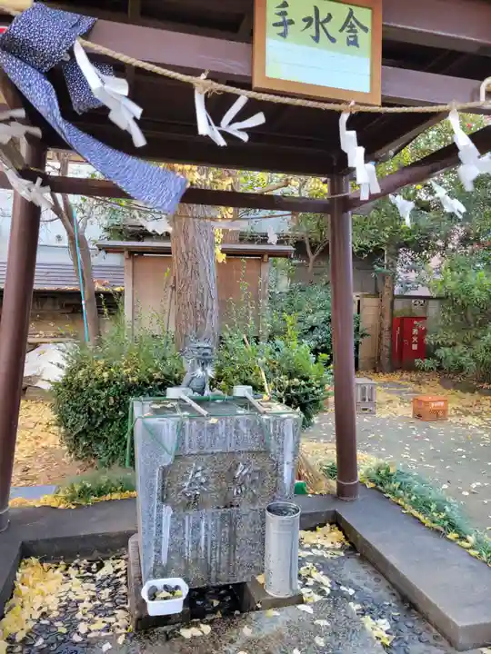 西新井氷川神社の手水舎