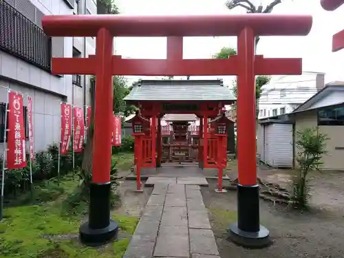 丁張稲荷神社の鳥居