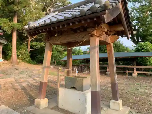 神明神社の手水舎