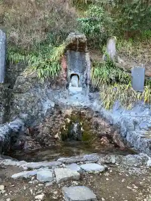 御嶽山神社の{uncategorized: "未分類", other: "その他", undefined: "問題あり", building: "その他建物", grave: "お墓", sacred_gate: "鳥居", guardian: "狛犬", statue: "像", buddha: "仏像", history: "歴史", nature: "自然", garden: "庭園", animal: "動物", pagoda: "塔", temizu: "手水舎", mountain_gate: "山門・神門", sanctuary: "本殿・本堂", subordinate: "末社・摂社", art: "芸術", scenery: "景色", jizo: "地蔵", ema: "絵馬", goshuin: "御朱印", omikuji: "おみくじ", items: "授与品その他", amulet: "お守り", goshuincho: "御朱印帳", eats: "食事", festival: "お祭り", votive_dance: "神楽", shichigosan: "七五三参", wedding: "結婚式", experience: "体験その他", initially: "初詣", around: "周辺", anti_infection: "感染症対策"}