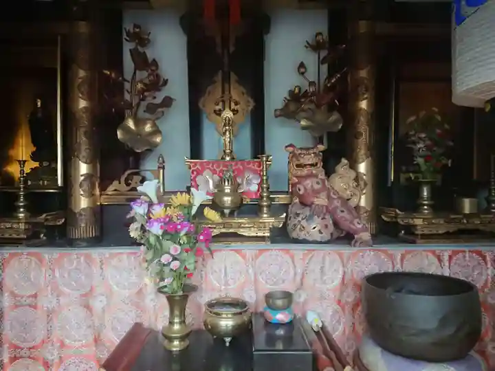 自性院の本殿・本堂