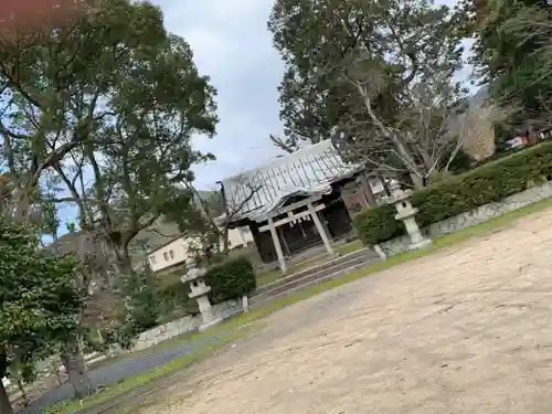 築山神社の本殿