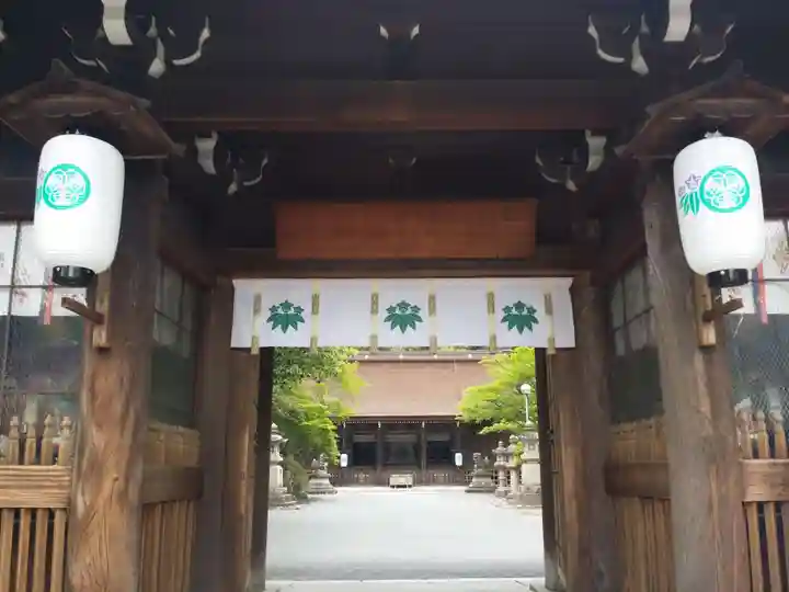 多田神社の山門・神門