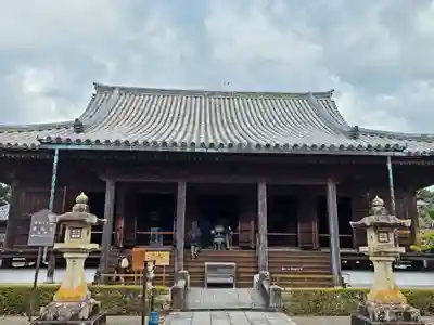 道成寺の本殿・本堂