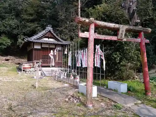 岡田稲荷社の鳥居