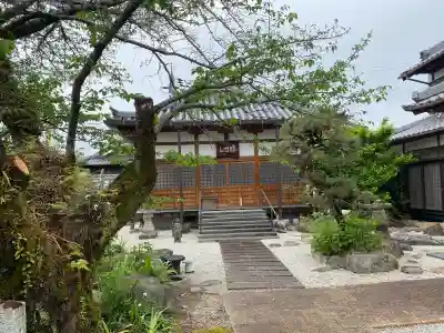 長楽寺の{uncategorized: "未分類", other: "その他", undefined: "問題あり", building: "その他建物", grave: "お墓", sacred_gate: "鳥居", guardian: "狛犬", statue: "像", buddha: "仏像", history: "歴史", nature: "自然", garden: "庭園", animal: "動物", pagoda: "塔", temizu: "手水舎", mountain_gate: "山門・神門", sanctuary: "本殿・本堂", subordinate: "末社・摂社", art: "芸術", scenery: "景色", jizo: "地蔵", ema: "絵馬", goshuin: "御朱印", omikuji: "おみくじ", items: "授与品その他", amulet: "お守り", goshuincho: "御朱印帳", eats: "食事", festival: "お祭り", votive_dance: "神楽", shichigosan: "七五三参", wedding: "結婚式", experience: "体験その他", initially: "初詣", around: "周辺", anti_infection: "感染症対策"}