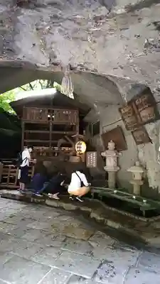 銭洗弁財天宇賀福神社の本殿・本堂