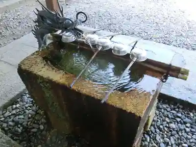 梅宮大社の手水舎