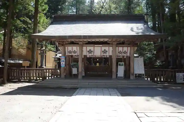 諏訪大社の本殿・本堂