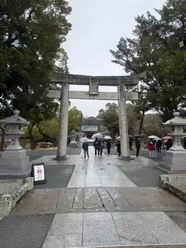 宗像大社の{uncategorized: "未分類", other: "その他", undefined: "問題あり", building: "その他建物", grave: "お墓", sacred_gate: "鳥居", guardian: "狛犬", statue: "像", buddha: "仏像", history: "歴史", nature: "自然", garden: "庭園", animal: "動物", pagoda: "塔", temizu: "手水舎", mountain_gate: "山門・神門", sanctuary: "本殿・本堂", subordinate: "末社・摂社", art: "芸術", scenery: "景色", jizo: "地蔵", ema: "絵馬", goshuin: "御朱印", omikuji: "おみくじ", items: "授与品その他", amulet: "お守り", goshuincho: "御朱印帳", eats: "食事", festival: "お祭り", votive_dance: "神楽", shichigosan: "七五三参", wedding: "結婚式", experience: "体験その他", initially: "初詣", around: "周辺", anti_infection: "感染症対策"}