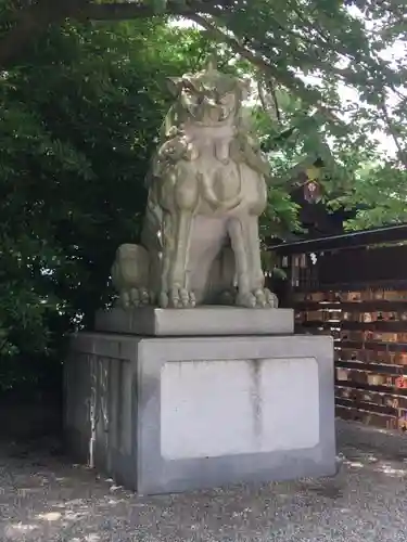 寒川神社の狛犬