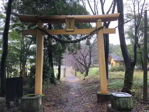 小被神社の鳥居