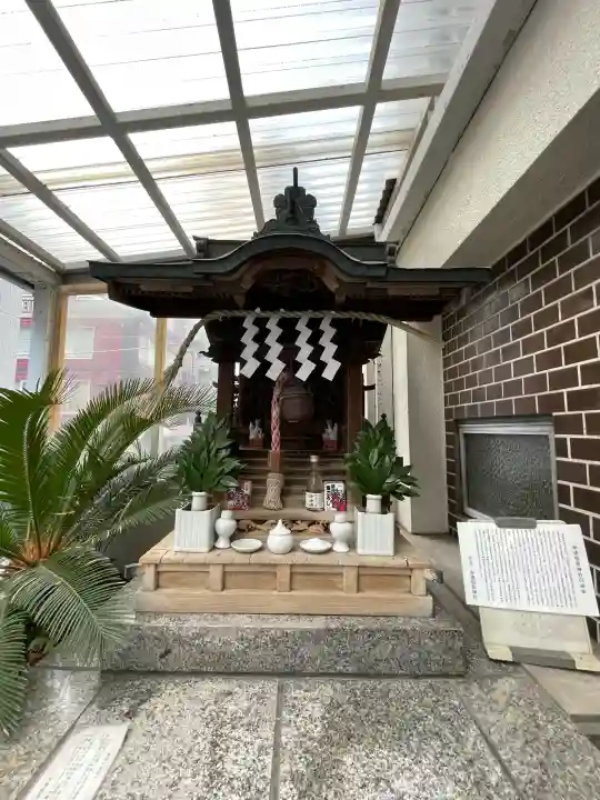 幸徳稲荷神社の{uncategorized: "未分類", other: "その他", undefined: "問題あり", building: "その他建物", grave: "お墓", sacred_gate: "鳥居", guardian: "狛犬", statue: "像", buddha: "仏像", history: "歴史", nature: "自然", garden: "庭園", animal: "動物", pagoda: "塔", temizu: "手水舎", mountain_gate: "山門・神門", sanctuary: "本殿・本堂", subordinate: "末社・摂社", art: "芸術", scenery: "景色", jizo: "地蔵", ema: "絵馬", goshuin: "御朱印", omikuji: "おみくじ", items: "授与品その他", amulet: "お守り", goshuincho: "御朱印帳", eats: "食事", festival: "お祭り", votive_dance: "神楽", shichigosan: "七五三参", wedding: "結婚式", experience: "体験その他", initially: "初詣", around: "周辺", anti_infection: "感染症対策"}