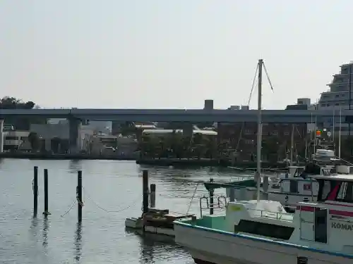 琵琶島神社の{uncategorized: "未分類", other: "その他", undefined: "問題あり", building: "その他建物", grave: "お墓", sacred_gate: "鳥居", guardian: "狛犬", statue: "像", buddha: "仏像", history: "歴史", nature: "自然", garden: "庭園", animal: "動物", pagoda: "塔", temizu: "手水舎", mountain_gate: "山門・神門", sanctuary: "本殿・本堂", subordinate: "末社・摂社", art: "芸術", scenery: "景色", jizo: "地蔵", ema: "絵馬", goshuin: "御朱印", omikuji: "おみくじ", items: "授与品その他", amulet: "お守り", goshuincho: "御朱印帳", eats: "食事", festival: "お祭り", votive_dance: "神楽", shichigosan: "七五三参", wedding: "結婚式", experience: "体験その他", initially: "初詣", around: "周辺", anti_infection: "感染症対策"}