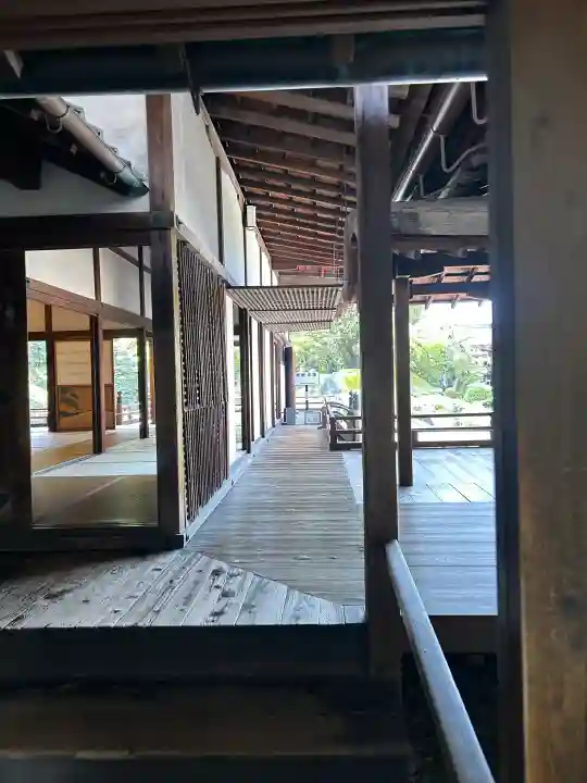 三宝院(三宝院門跡)の{uncategorized: "未分類", other: "その他", undefined: "問題あり", building: "その他建物", grave: "お墓", sacred_gate: "鳥居", guardian: "狛犬", statue: "像", buddha: "仏像", history: "歴史", nature: "自然", garden: "庭園", animal: "動物", pagoda: "塔", temizu: "手水舎", mountain_gate: "山門・神門", sanctuary: "本殿・本堂", subordinate: "末社・摂社", art: "芸術", scenery: "景色", jizo: "地蔵", ema: "絵馬", goshuin: "御朱印", omikuji: "おみくじ", items: "授与品その他", amulet: "お守り", goshuincho: "御朱印帳", eats: "食事", festival: "お祭り", votive_dance: "神楽", shichigosan: "七五三参", wedding: "結婚式", experience: "体験その他", initially: "初詣", around: "周辺", anti_infection: "感染症対策"}