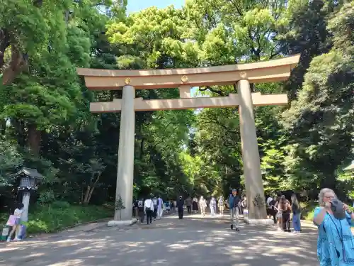 明治神宮の{uncategorized: "未分類", other: "その他", undefined: "問題あり", building: "その他建物", grave: "お墓", sacred_gate: "鳥居", guardian: "狛犬", statue: "像", buddha: "仏像", history: "歴史", nature: "自然", garden: "庭園", animal: "動物", pagoda: "塔", temizu: "手水舎", mountain_gate: "山門・神門", sanctuary: "本殿・本堂", subordinate: "末社・摂社", art: "芸術", scenery: "景色", jizo: "地蔵", ema: "絵馬", goshuin: "御朱印", omikuji: "おみくじ", items: "授与品その他", amulet: "お守り", goshuincho: "御朱印帳", eats: "食事", festival: "お祭り", votive_dance: "神楽", shichigosan: "七五三参", wedding: "結婚式", experience: "体験その他", initially: "初詣", around: "周辺", anti_infection: "感染症対策"}