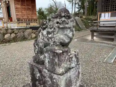 六手八幡神社の狛犬