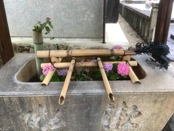 新羅神社の手水舎