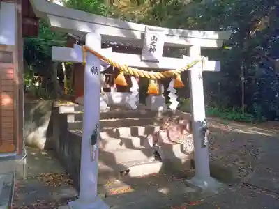 白山神社の鳥居
