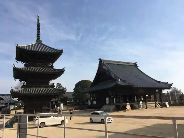 西大寺の本殿・本堂