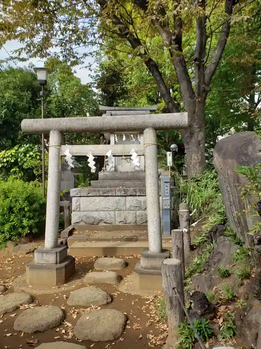 鳩森八幡神社の鳥居