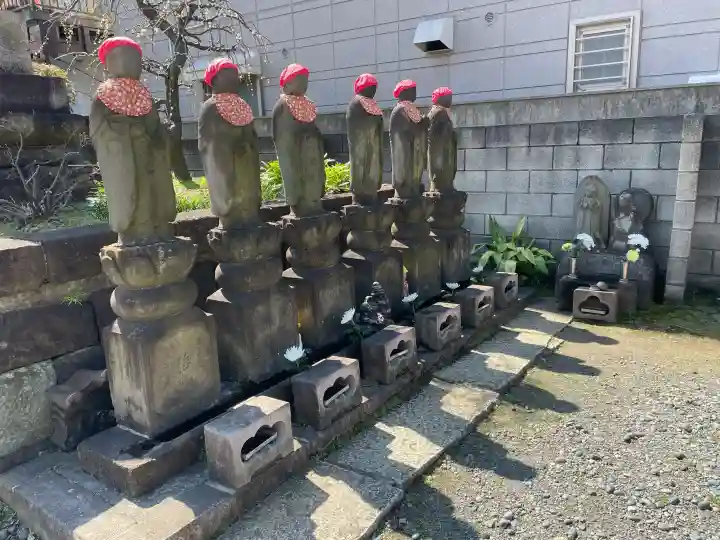 慶運寺の{uncategorized: "未分類", other: "その他", undefined: "問題あり", building: "その他建物", grave: "お墓", sacred_gate: "鳥居", guardian: "狛犬", statue: "像", buddha: "仏像", history: "歴史", nature: "自然", garden: "庭園", animal: "動物", pagoda: "塔", temizu: "手水舎", mountain_gate: "山門・神門", sanctuary: "本殿・本堂", subordinate: "末社・摂社", art: "芸術", scenery: "景色", jizo: "地蔵", ema: "絵馬", goshuin: "御朱印", omikuji: "おみくじ", items: "授与品その他", amulet: "お守り", goshuincho: "御朱印帳", eats: "食事", festival: "お祭り", votive_dance: "神楽", shichigosan: "七五三参", wedding: "結婚式", experience: "体験その他", initially: "初詣", around: "周辺", anti_infection: "感染症対策"}