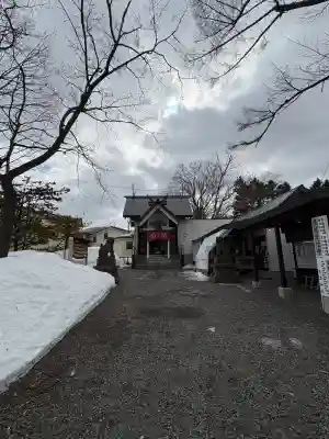 星置神社の{uncategorized: "未分類", other: "その他", undefined: "問題あり", building: "その他建物", grave: "お墓", sacred_gate: "鳥居", guardian: "狛犬", statue: "像", buddha: "仏像", history: "歴史", nature: "自然", garden: "庭園", animal: "動物", pagoda: "塔", temizu: "手水舎", mountain_gate: "山門・神門", sanctuary: "本殿・本堂", subordinate: "末社・摂社", art: "芸術", scenery: "景色", jizo: "地蔵", ema: "絵馬", goshuin: "御朱印", omikuji: "おみくじ", items: "授与品その他", amulet: "お守り", goshuincho: "御朱印帳", eats: "食事", festival: "お祭り", votive_dance: "神楽", shichigosan: "七五三参", wedding: "結婚式", experience: "体験その他", initially: "初詣", around: "周辺", anti_infection: "感染症対策"}