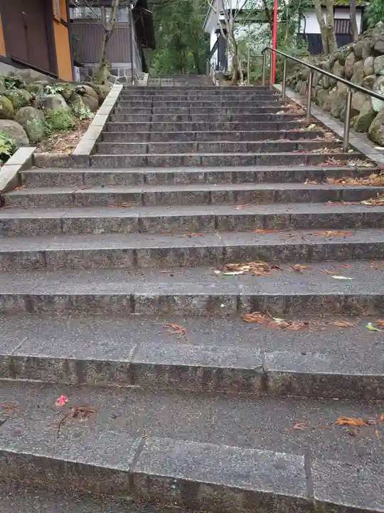 八幡朝見神社の庭園