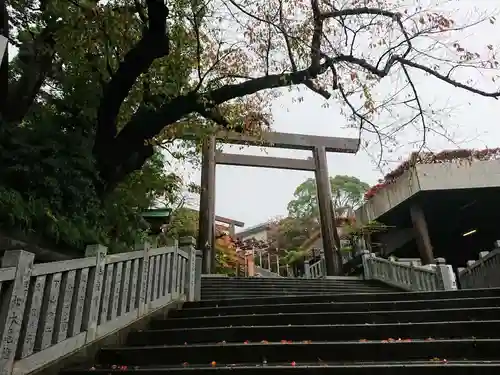 伊勢山皇大神宮の鳥居