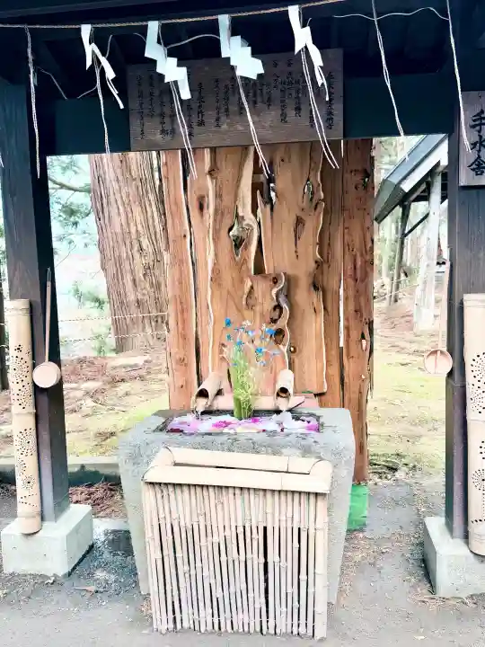 鏑八幡神社の{uncategorized: "未分類", other: "その他", undefined: "問題あり", building: "その他建物", grave: "お墓", sacred_gate: "鳥居", guardian: "狛犬", statue: "像", buddha: "仏像", history: "歴史", nature: "自然", garden: "庭園", animal: "動物", pagoda: "塔", temizu: "手水舎", mountain_gate: "山門・神門", sanctuary: "本殿・本堂", subordinate: "末社・摂社", art: "芸術", scenery: "景色", jizo: "地蔵", ema: "絵馬", goshuin: "御朱印", omikuji: "おみくじ", items: "授与品その他", amulet: "お守り", goshuincho: "御朱印帳", eats: "食事", festival: "お祭り", votive_dance: "神楽", shichigosan: "七五三参", wedding: "結婚式", experience: "体験その他", initially: "初詣", around: "周辺", anti_infection: "感染症対策"}