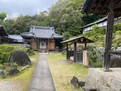 根聖院の{uncategorized: "未分類", other: "その他", undefined: "問題あり", building: "その他建物", grave: "お墓", sacred_gate: "鳥居", guardian: "狛犬", statue: "像", buddha: "仏像", history: "歴史", nature: "自然", garden: "庭園", animal: "動物", pagoda: "塔", temizu: "手水舎", mountain_gate: "山門・神門", sanctuary: "本殿・本堂", subordinate: "末社・摂社", art: "芸術", scenery: "景色", jizo: "地蔵", ema: "絵馬", goshuin: "御朱印", omikuji: "おみくじ", items: "授与品その他", amulet: "お守り", goshuincho: "御朱印帳", eats: "食事", festival: "お祭り", votive_dance: "神楽", shichigosan: "七五三参", wedding: "結婚式", experience: "体験その他", initially: "初詣", around: "周辺", anti_infection: "感染症対策"}