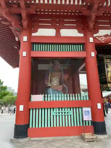 浅草寺の像
