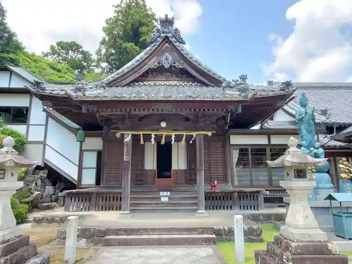 養学院の本殿・本堂