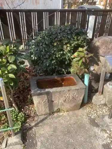 宮参り道の観音堂の手水舎