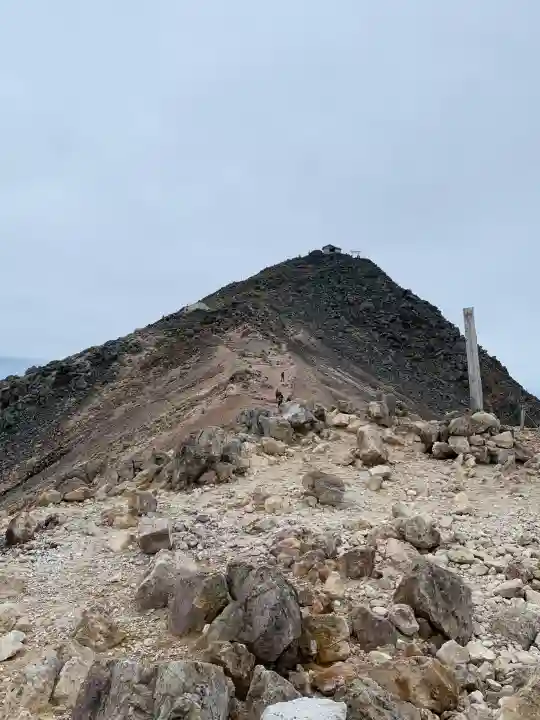 乗鞍本宮の{uncategorized: "未分類", other: "その他", undefined: "問題あり", building: "その他建物", grave: "お墓", sacred_gate: "鳥居", guardian: "狛犬", statue: "像", buddha: "仏像", history: "歴史", nature: "自然", garden: "庭園", animal: "動物", pagoda: "塔", temizu: "手水舎", mountain_gate: "山門・神門", sanctuary: "本殿・本堂", subordinate: "末社・摂社", art: "芸術", scenery: "景色", jizo: "地蔵", ema: "絵馬", goshuin: "御朱印", omikuji: "おみくじ", items: "授与品その他", amulet: "お守り", goshuincho: "御朱印帳", eats: "食事", festival: "お祭り", votive_dance: "神楽", shichigosan: "七五三参", wedding: "結婚式", experience: "体験その他", initially: "初詣", around: "周辺", anti_infection: "感染症対策"}