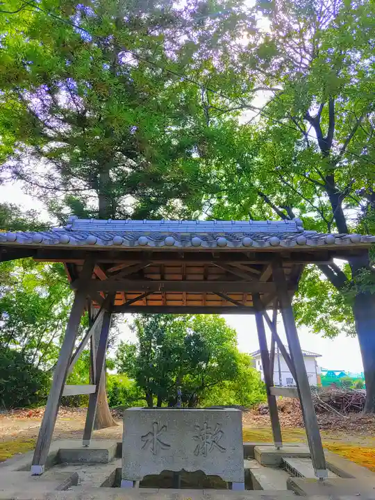 河俣下神社(一色川俣)の手水舎