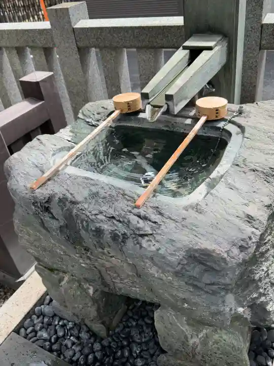 神楽坂若宮八幡神社の手水舎