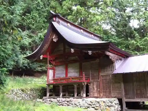 高尾穂見神社の本殿