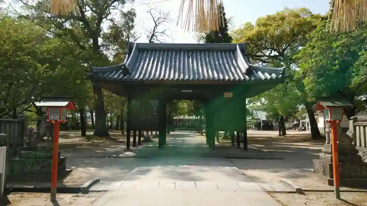 素盞嗚神社の山門・神門