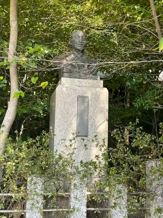 御器所八幡宮の{uncategorized: "未分類", other: "その他", undefined: "問題あり", building: "その他建物", grave: "お墓", sacred_gate: "鳥居", guardian: "狛犬", statue: "像", buddha: "仏像", history: "歴史", nature: "自然", garden: "庭園", animal: "動物", pagoda: "塔", temizu: "手水舎", mountain_gate: "山門・神門", sanctuary: "本殿・本堂", subordinate: "末社・摂社", art: "芸術", scenery: "景色", jizo: "地蔵", ema: "絵馬", goshuin: "御朱印", omikuji: "おみくじ", items: "授与品その他", amulet: "お守り", goshuincho: "御朱印帳", eats: "食事", festival: "お祭り", votive_dance: "神楽", shichigosan: "七五三参", wedding: "結婚式", experience: "体験その他", initially: "初詣", around: "周辺", anti_infection: "感染症対策"}