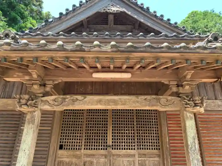 八幡神社の本殿・本堂