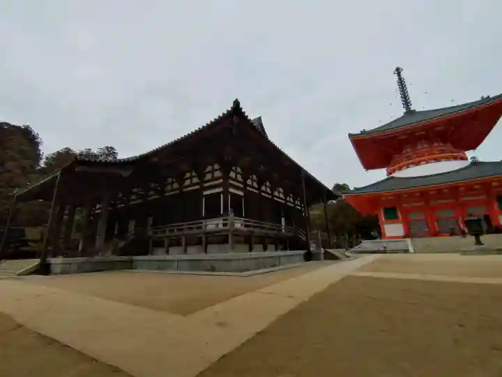 壇上伽藍の{uncategorized: "未分類", other: "その他", undefined: "問題あり", building: "その他建物", grave: "お墓", sacred_gate: "鳥居", guardian: "狛犬", statue: "像", buddha: "仏像", history: "歴史", nature: "自然", garden: "庭園", animal: "動物", pagoda: "塔", temizu: "手水舎", mountain_gate: "山門・神門", sanctuary: "本殿・本堂", subordinate: "末社・摂社", art: "芸術", scenery: "景色", jizo: "地蔵", ema: "絵馬", goshuin: "御朱印", omikuji: "おみくじ", items: "授与品その他", amulet: "お守り", goshuincho: "御朱印帳", eats: "食事", festival: "お祭り", votive_dance: "神楽", shichigosan: "七五三参", wedding: "結婚式", experience: "体験その他", initially: "初詣", around: "周辺", anti_infection: "感染症対策"}
