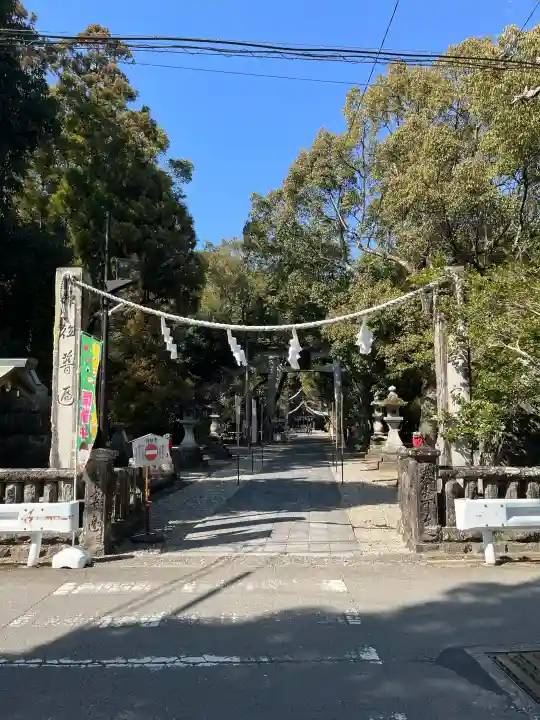 若宮八幡宮の{uncategorized: "未分類", other: "その他", undefined: "問題あり", building: "その他建物", grave: "お墓", sacred_gate: "鳥居", guardian: "狛犬", statue: "像", buddha: "仏像", history: "歴史", nature: "自然", garden: "庭園", animal: "動物", pagoda: "塔", temizu: "手水舎", mountain_gate: "山門・神門", sanctuary: "本殿・本堂", subordinate: "末社・摂社", art: "芸術", scenery: "景色", jizo: "地蔵", ema: "絵馬", goshuin: "御朱印", omikuji: "おみくじ", items: "授与品その他", amulet: "お守り", goshuincho: "御朱印帳", eats: "食事", festival: "お祭り", votive_dance: "神楽", shichigosan: "七五三参", wedding: "結婚式", experience: "体験その他", initially: "初詣", around: "周辺", anti_infection: "感染症対策"}