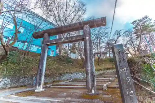 神明社の鳥居