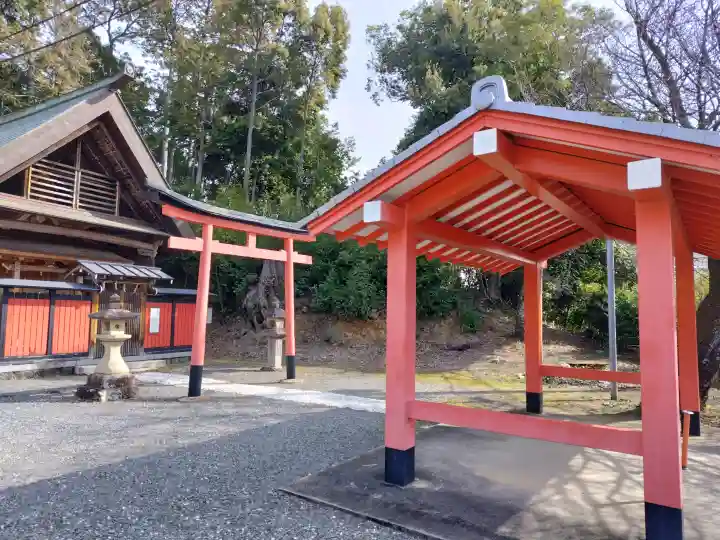 樫本神社(大原野神社境外摂社)の{uncategorized: "未分類", other: "その他", undefined: "問題あり", building: "その他建物", grave: "お墓", sacred_gate: "鳥居", guardian: "狛犬", statue: "像", buddha: "仏像", history: "歴史", nature: "自然", garden: "庭園", animal: "動物", pagoda: "塔", temizu: "手水舎", mountain_gate: "山門・神門", sanctuary: "本殿・本堂", subordinate: "末社・摂社", art: "芸術", scenery: "景色", jizo: "地蔵", ema: "絵馬", goshuin: "御朱印", omikuji: "おみくじ", items: "授与品その他", amulet: "お守り", goshuincho: "御朱印帳", eats: "食事", festival: "お祭り", votive_dance: "神楽", shichigosan: "七五三参", wedding: "結婚式", experience: "体験その他", initially: "初詣", around: "周辺", anti_infection: "感染症対策"}
