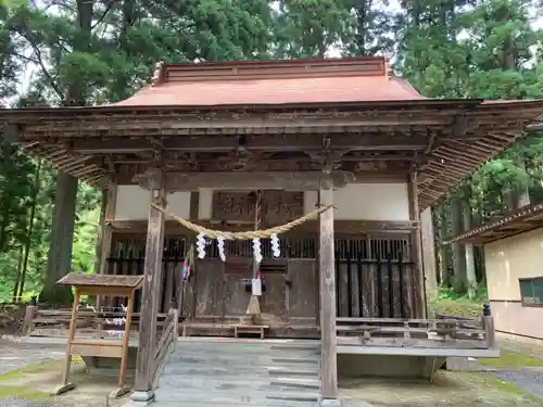 岩手山神社の本殿・本堂