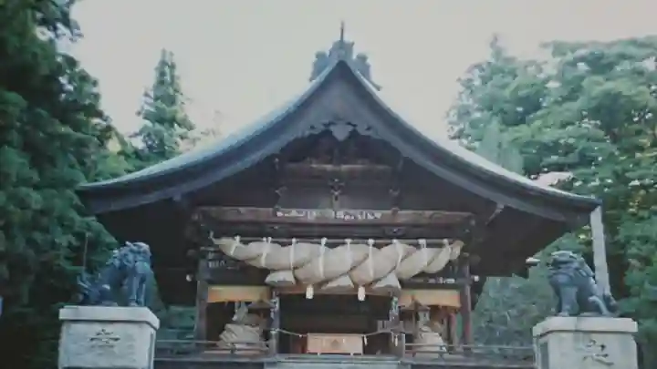 諏訪大社下社秋宮の本殿・本堂