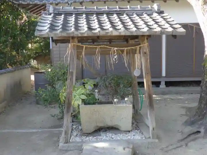 走田神社の手水舎