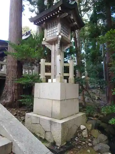 彌彦神社の建物その他